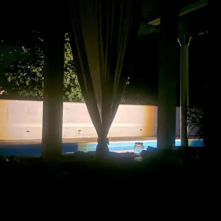 Super At Corner House With Pool Access Chalet *